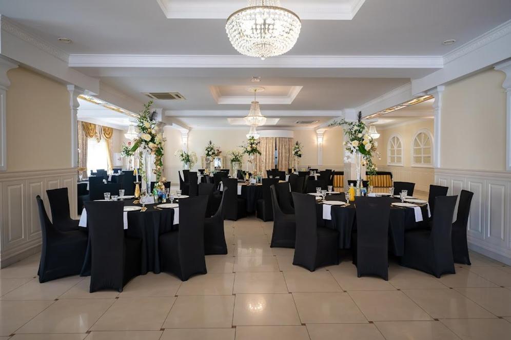 Hotel Lord Debica מראה חיצוני תמונה