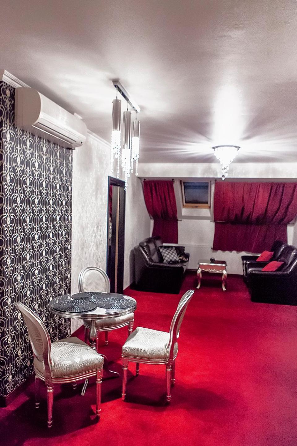 Hotel Lord Debica מראה חיצוני תמונה
