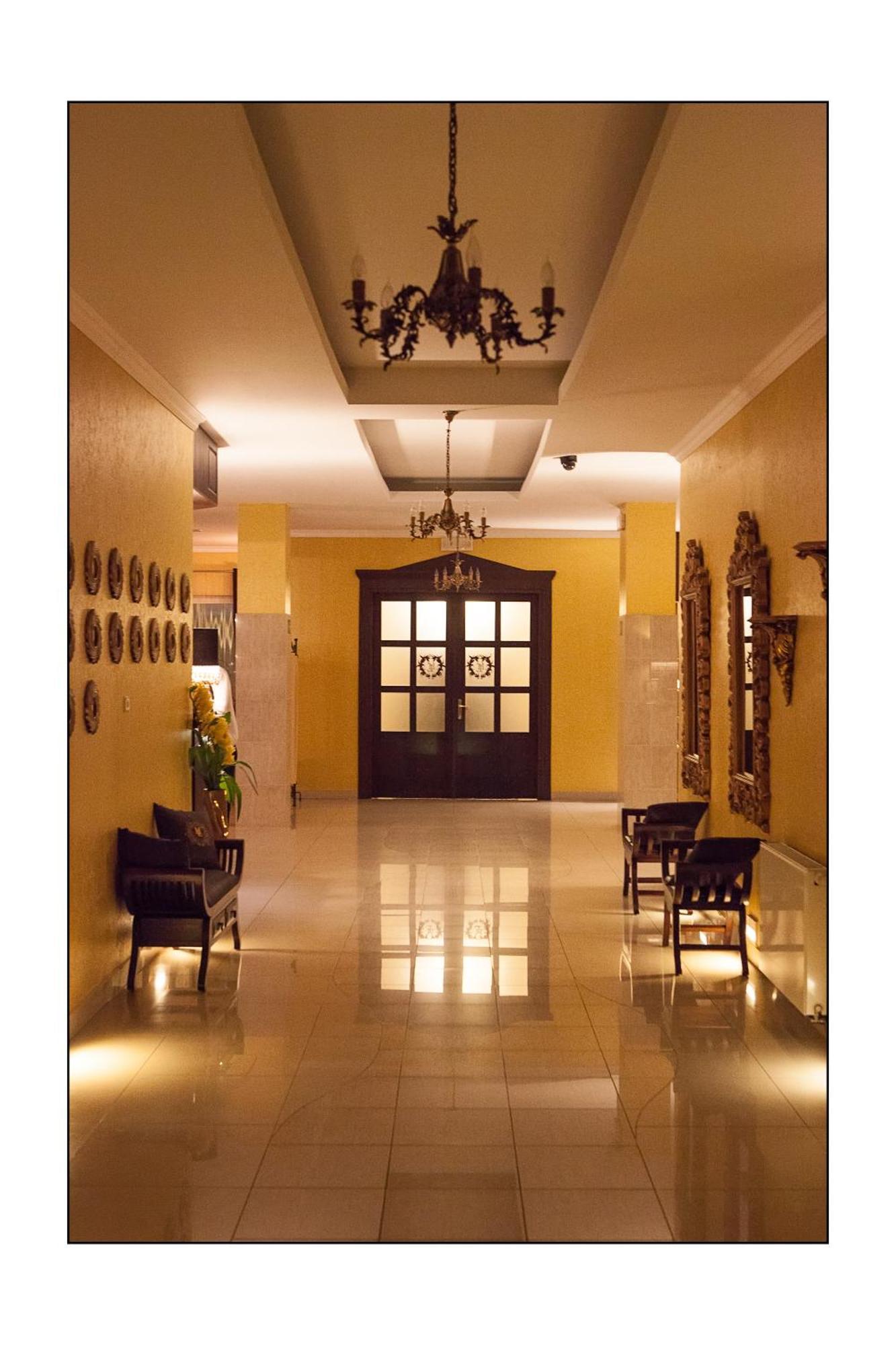 Hotel Lord Debica מראה חיצוני תמונה