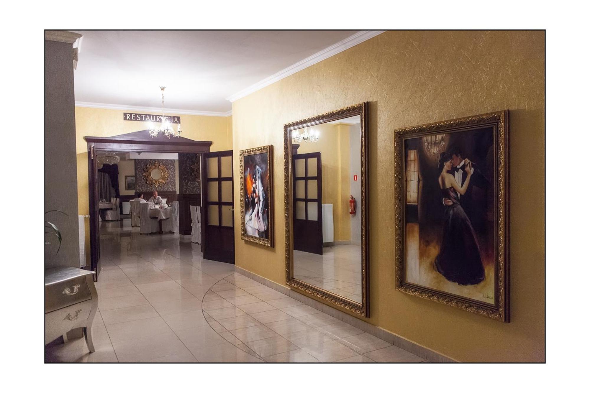 Hotel Lord Debica מראה חיצוני תמונה